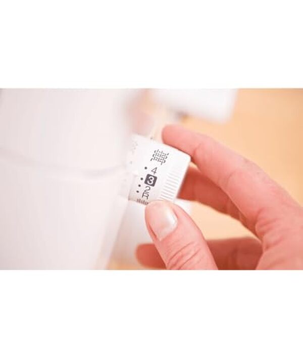 Découvrez notre test détaillé de la surjeteuse Brother 4234D : performances, fonctionnalités et rapport qualité-prix de cette machine en plastique blanc