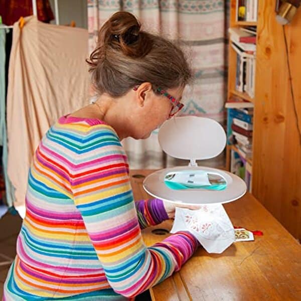 Découvrez notre test détaillé de la lampe loupe LED 3 dioptries Multirex : performance, avantages et inconvénients. Guide d'achat complet pour éclairer votre choix.