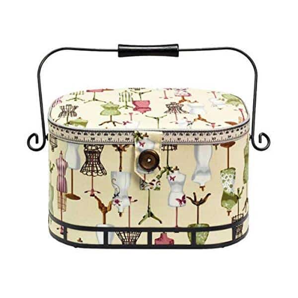 Découvrez notre avis sur le coffret à ouvrage Prym 612250, un mannequin de couture taille L en noir et blanc, parfait pour les passionnés de couture.