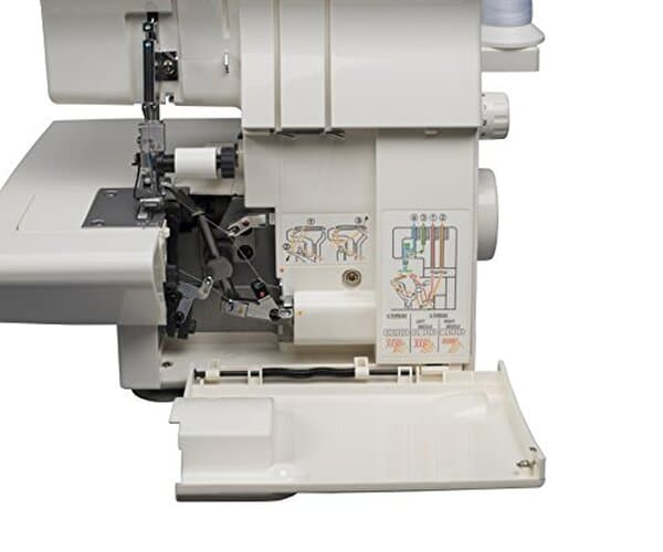 Découvrez notre test détaillé de la machine surjeteuse Singer 14SH644 : performances, fonctionnalités et avis pour bien choisir votre surjeteuse 4 fils. 