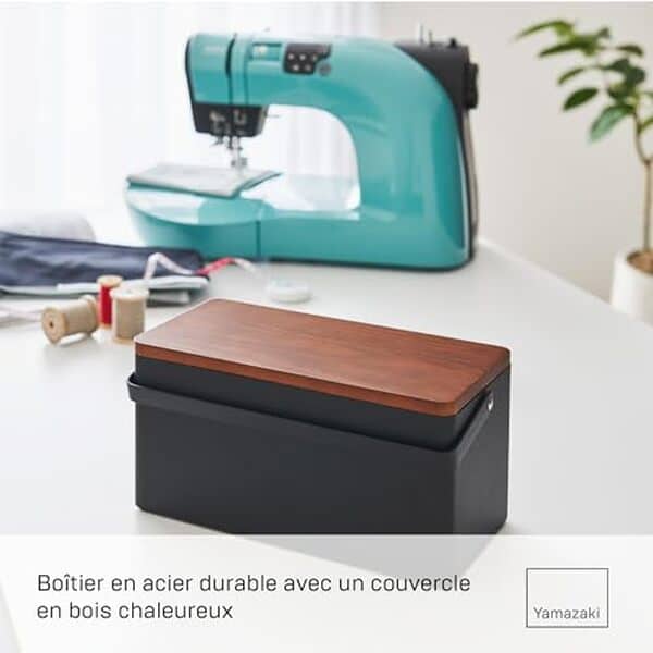 Découvrez notre test détaillé de la boîte à couture Yamazaki 5061 Tower noire : design, fonctionnalités et prix pour bien choisir votre rangement de couture.