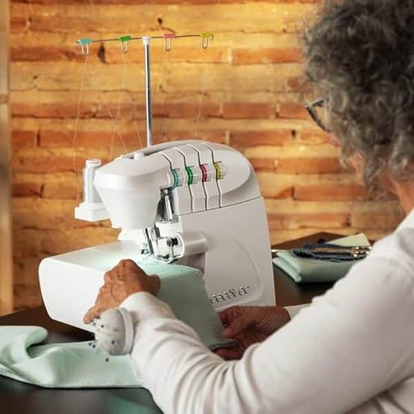 Découvrez notre test détaillé de la machine à coudre Cecotec Bellecouture Overlock : performances, polyvalence et caractéristiques pour bien choisir votre surjeteuse.