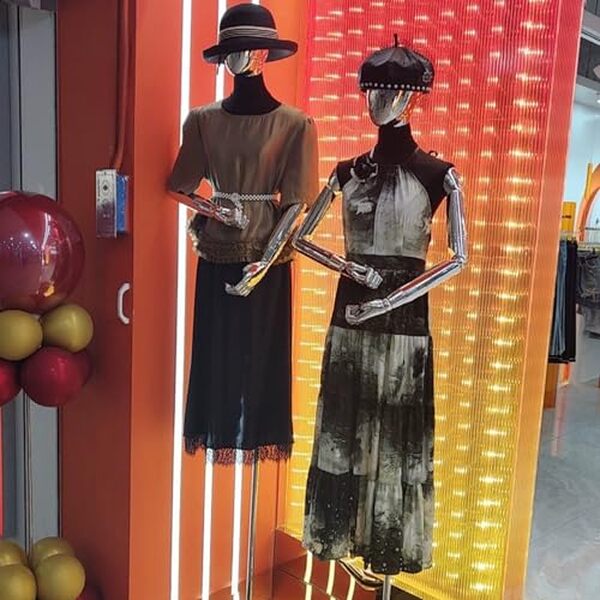 Découvrez notre test complet du mannequin Jueraori en velours avec hauteur réglable : qualité, prix et performances pour vos projets de couture.