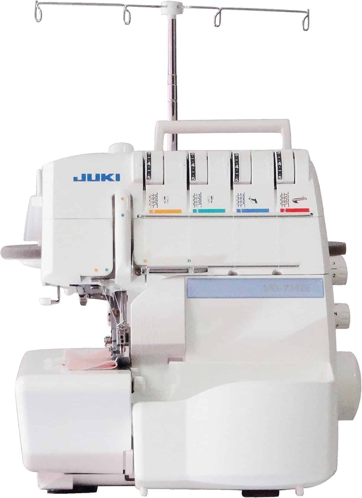 Test de la surjeteuse Juki MO-734DE : enfilage automatique