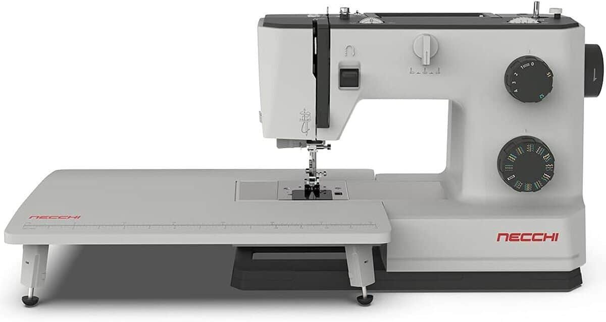 Test de la machine à coudre Necchi Q132A robuste et élégante