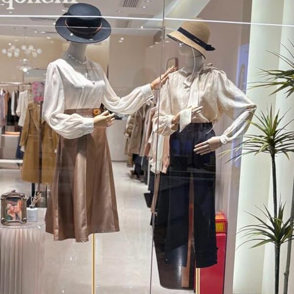 Découvrez notre test détaillé du mannequin Jueraori en or avec hauteur réglable de 140 à 190 cm. Avis, caractéristiques et conseils d'utilisation pour les couturières.