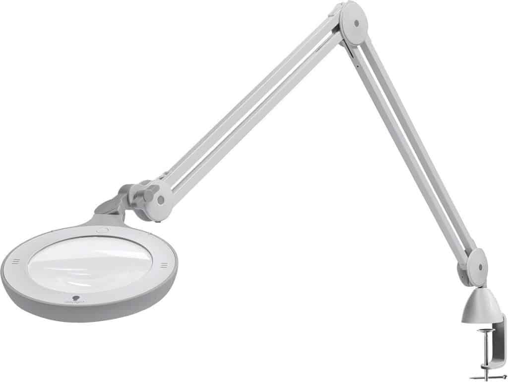 Test de la lampe loupe Daylight Omega 5