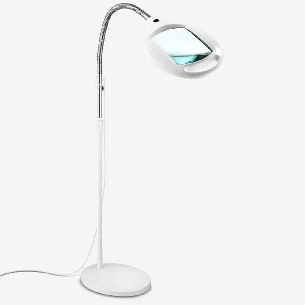 Test : lampe loupe multirex LED sur pied, efficacité et polyvalence